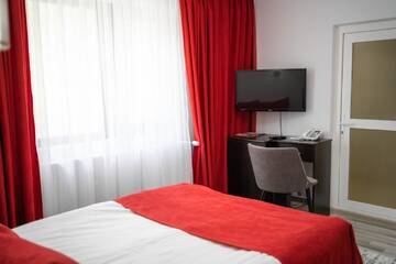 Фото номера Двухместный номер с 1 кроватью и видом на горы Отель Piscul Negru Hotel - Transfagarasan г. Cumpăna 3